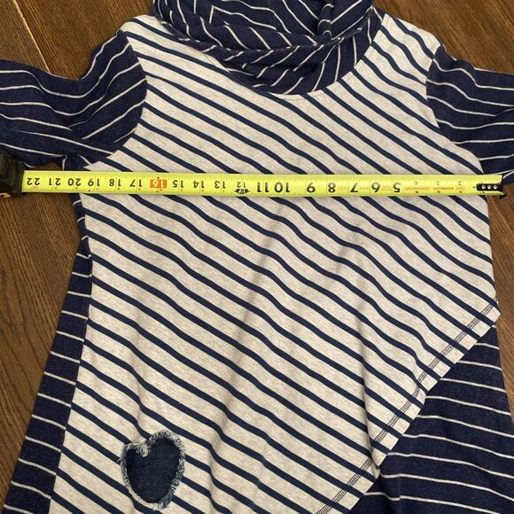 Bleu Bayou Casual Wear Women’s Size Large Top Striped Long Sleeve Layered Heart - Picture 11 of 12